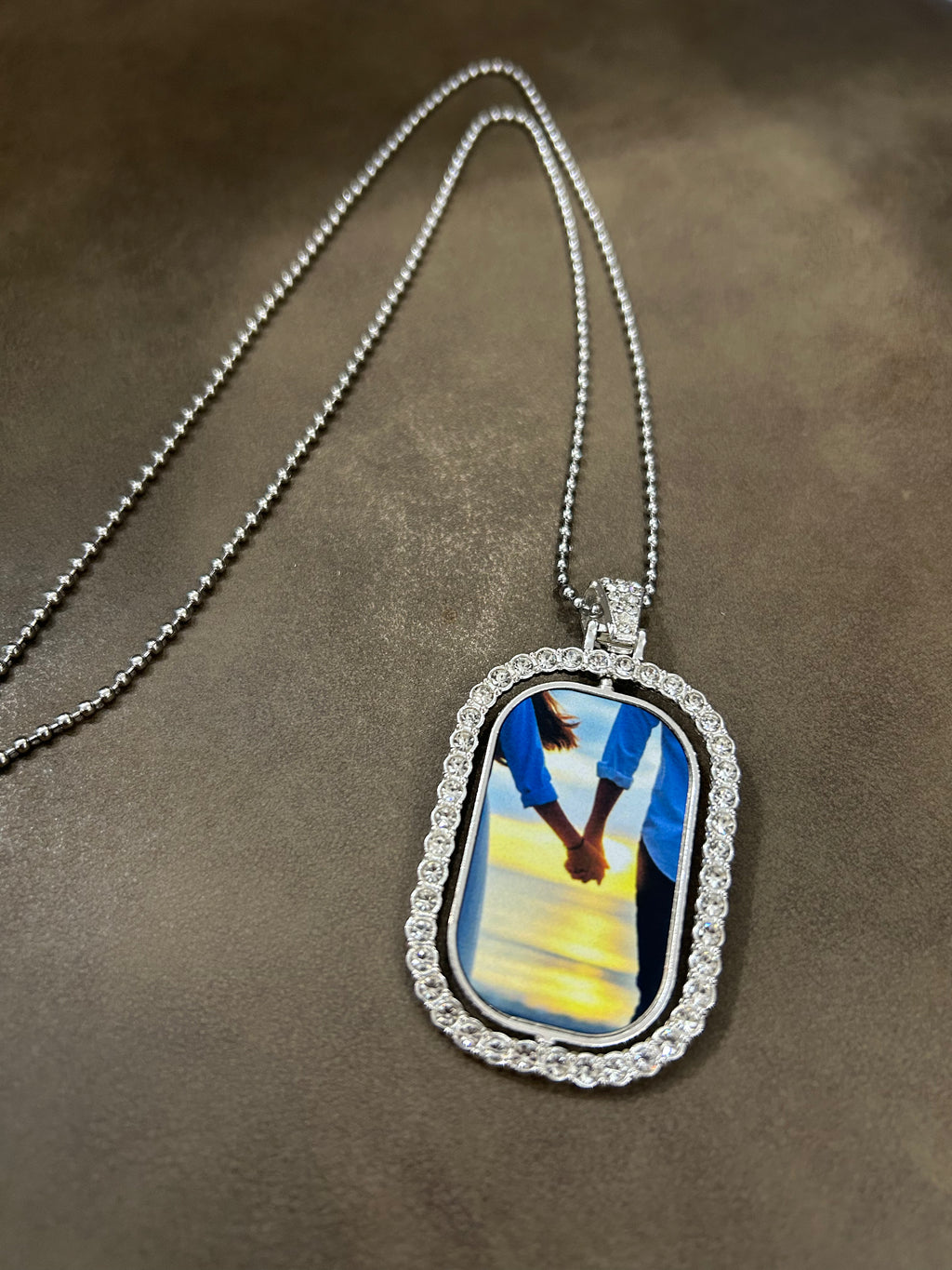Charm Silver Rectangular Giratorio con Zirconia